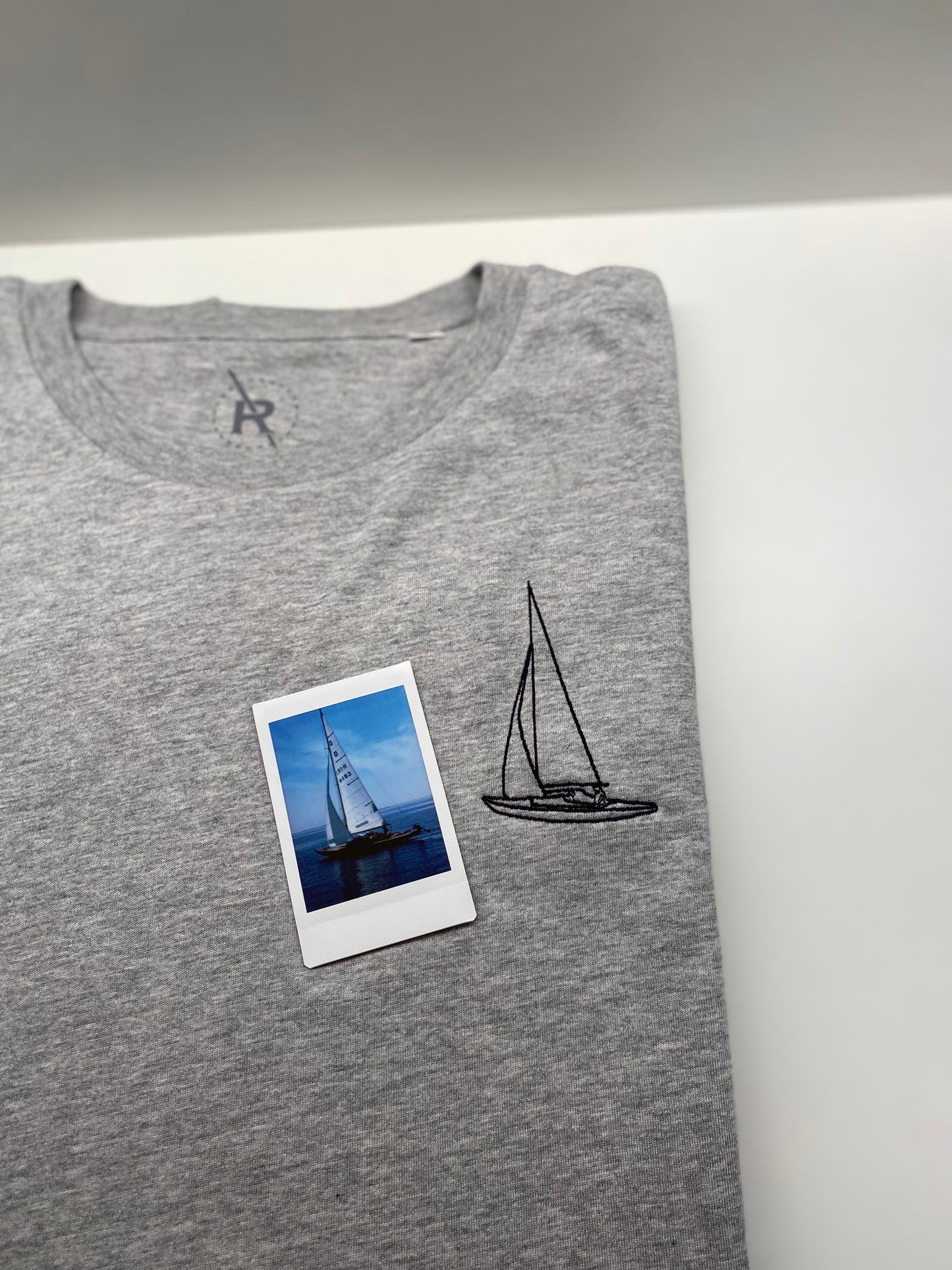 T-shirt met kleine lijntekening